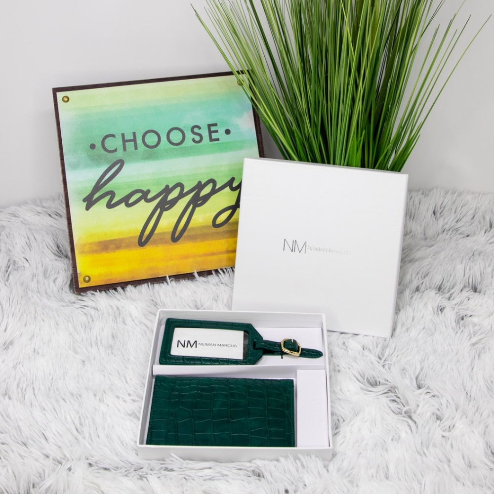 Neiman Marcus Passport Holder and Luggage Tag Set